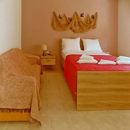 Vivian Kamelia House Villa