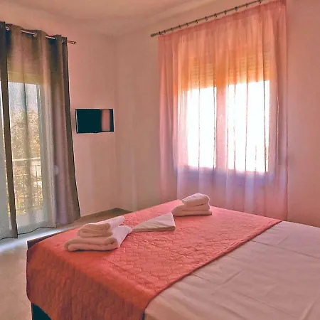 Vivian Kamelia House Villa