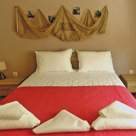 Vivian Kamelia House Villa *