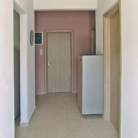 Vivian Kamelia House Villa